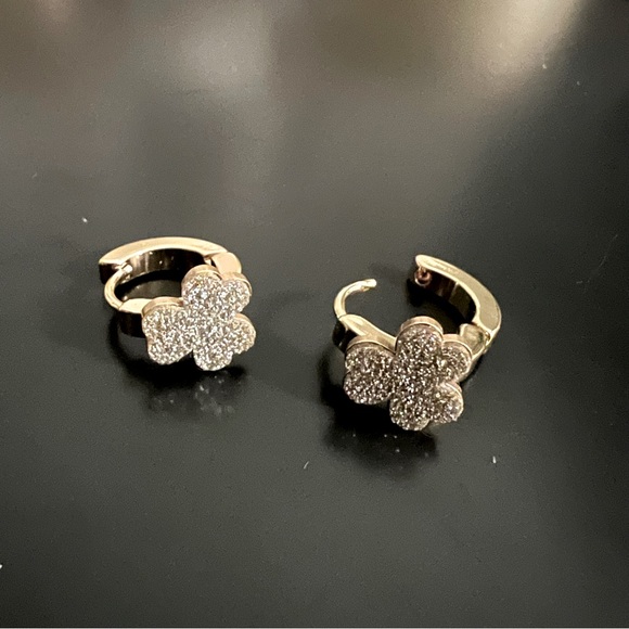 🌻
 Clover Earring 🍀 - Picture 5 of 5